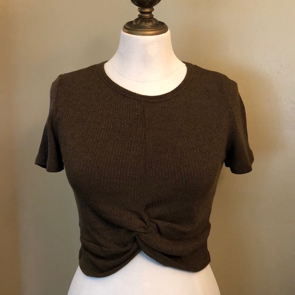 Popular Basics Tops - LIKE NEW-Twisted front crop top